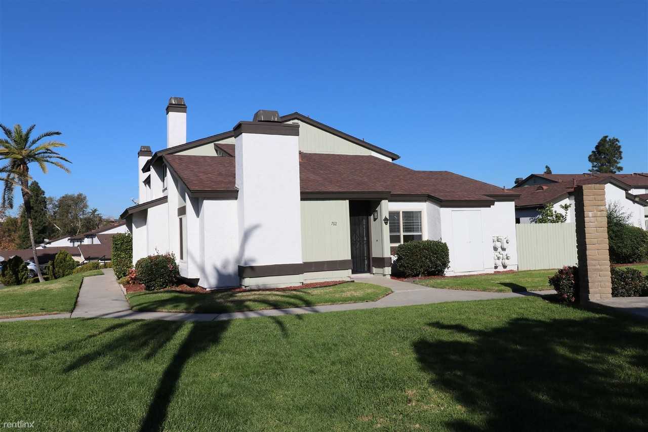 762 Picador Blvd - Photo 2 of 13