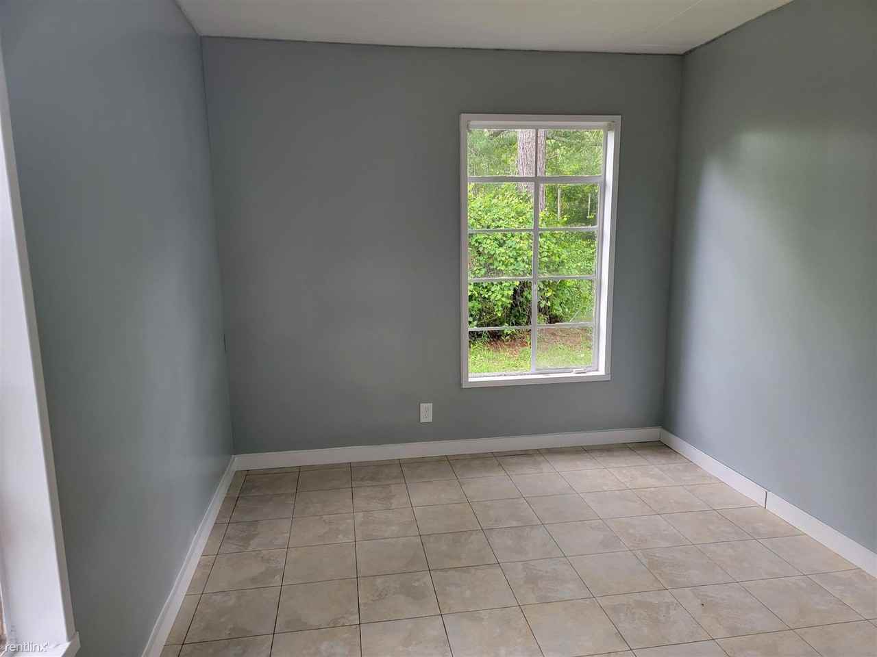 200 Gum Ave - Photo 3 of 11