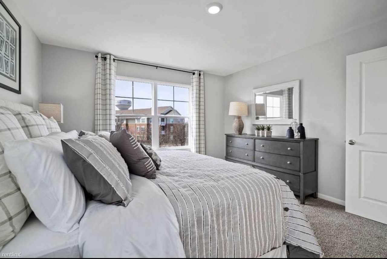 8688 Larkspur Ter - Photo 3 of 12