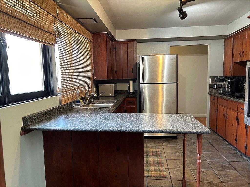 276 Academy Dr #NA - Photo 3 of 9