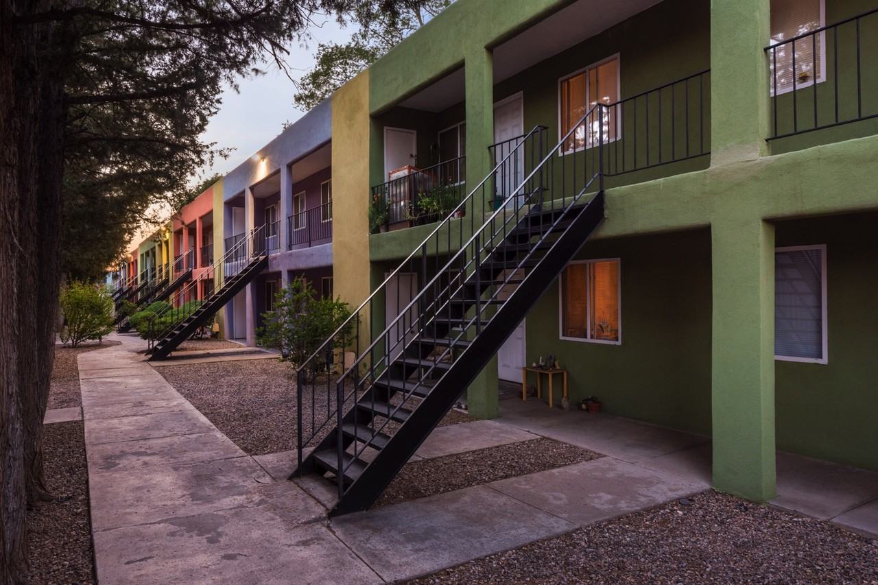 419 Monroe St Ne - Photo 2 of 25