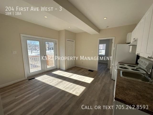 204 First Ave W #3 - Photo 3 of 7