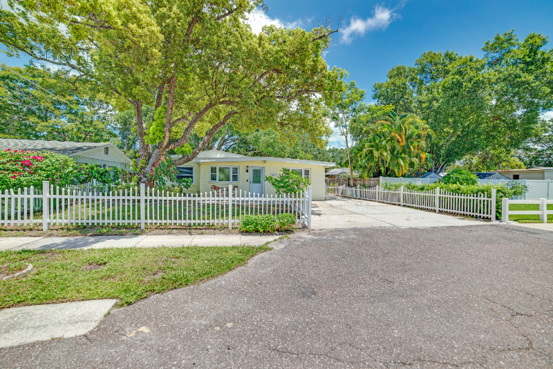 4413 W Rogers Ave - Photo 2 of 43