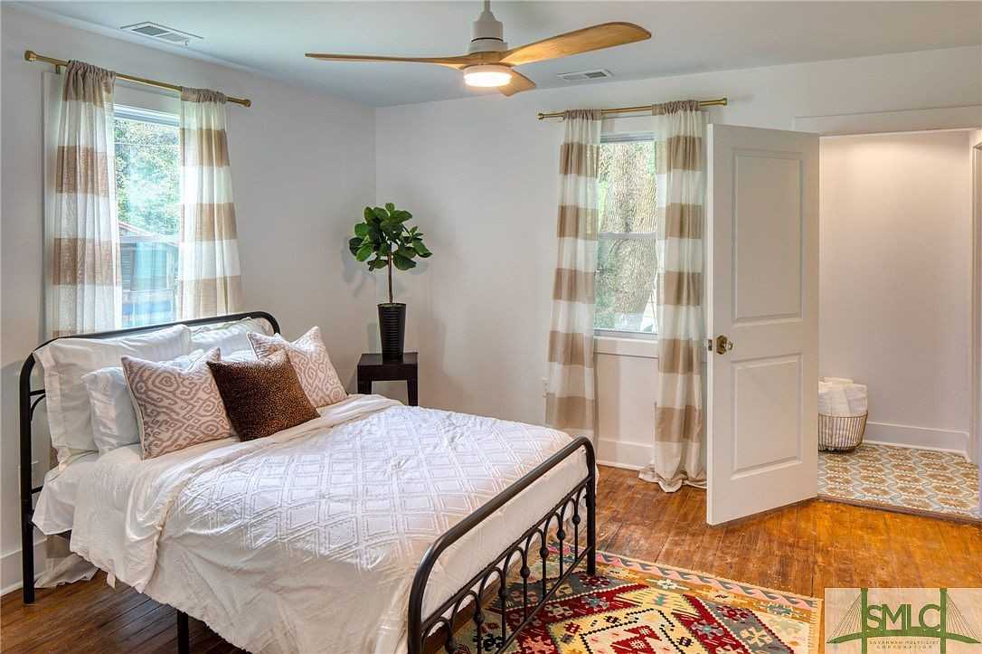 2314 E 39th St #NA - Photo 2 of 7