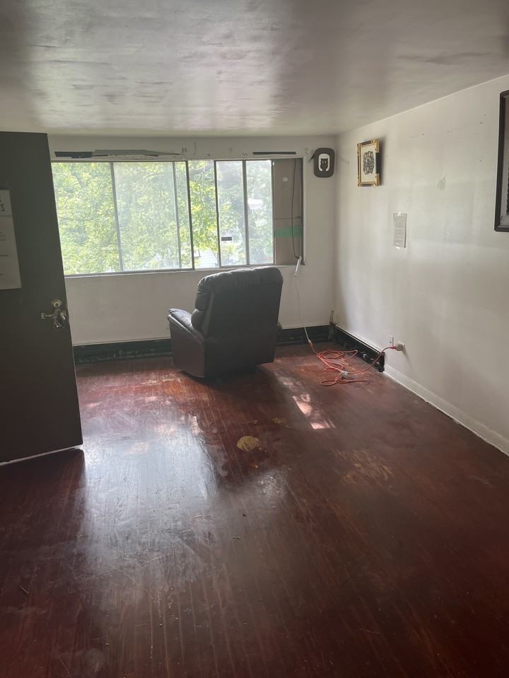 14624 Des Plaines St #2 - Photo 2 of 6