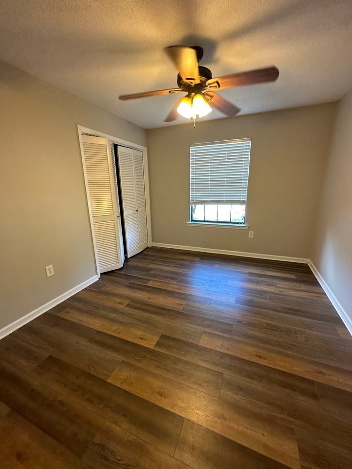 16 Navigator Ln #1 - Photo 4 of 21