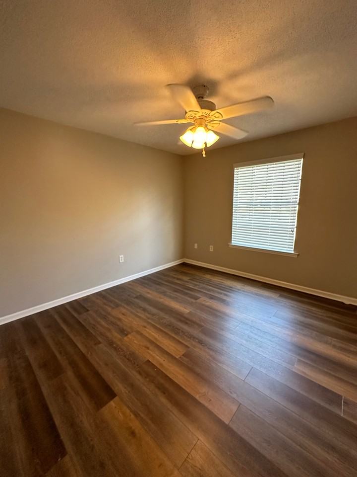 16 Navigator Ln #1 - Photo 5 of 21