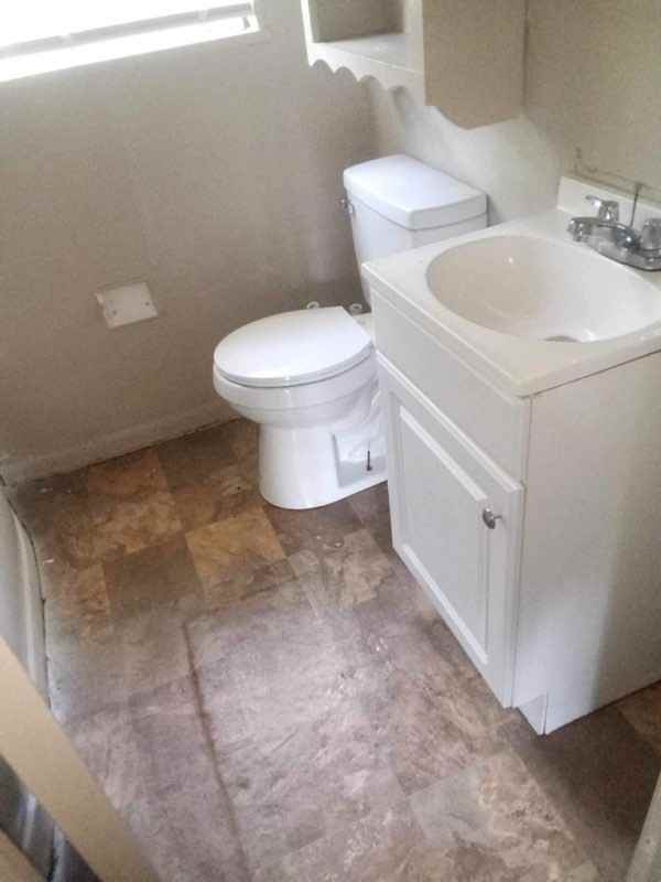 1048 Winn St #1 - Photo 2 of 5