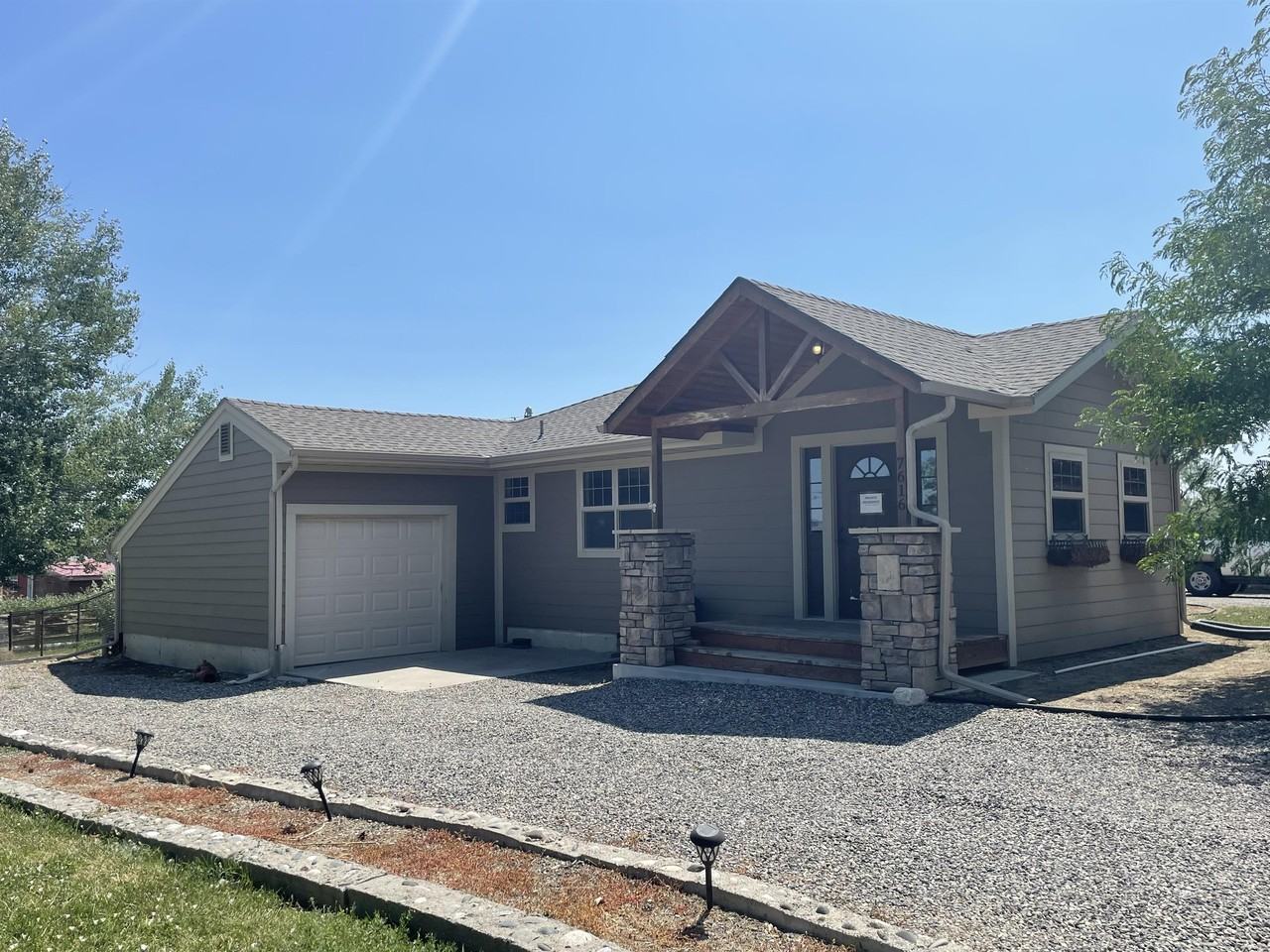 7616 Hesper Rd - Photo 2 of 12