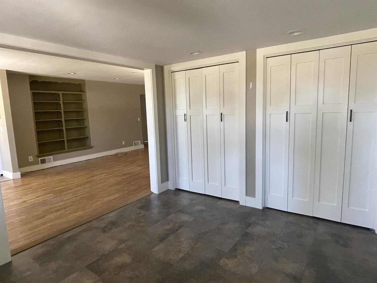 7616 Hesper Rd - Photo 4 of 12