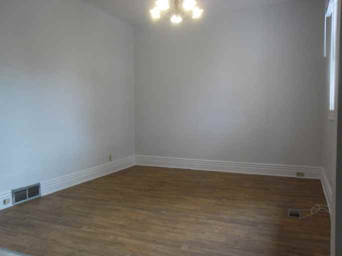 375 Manitoba Ave - Photo 2 of 6