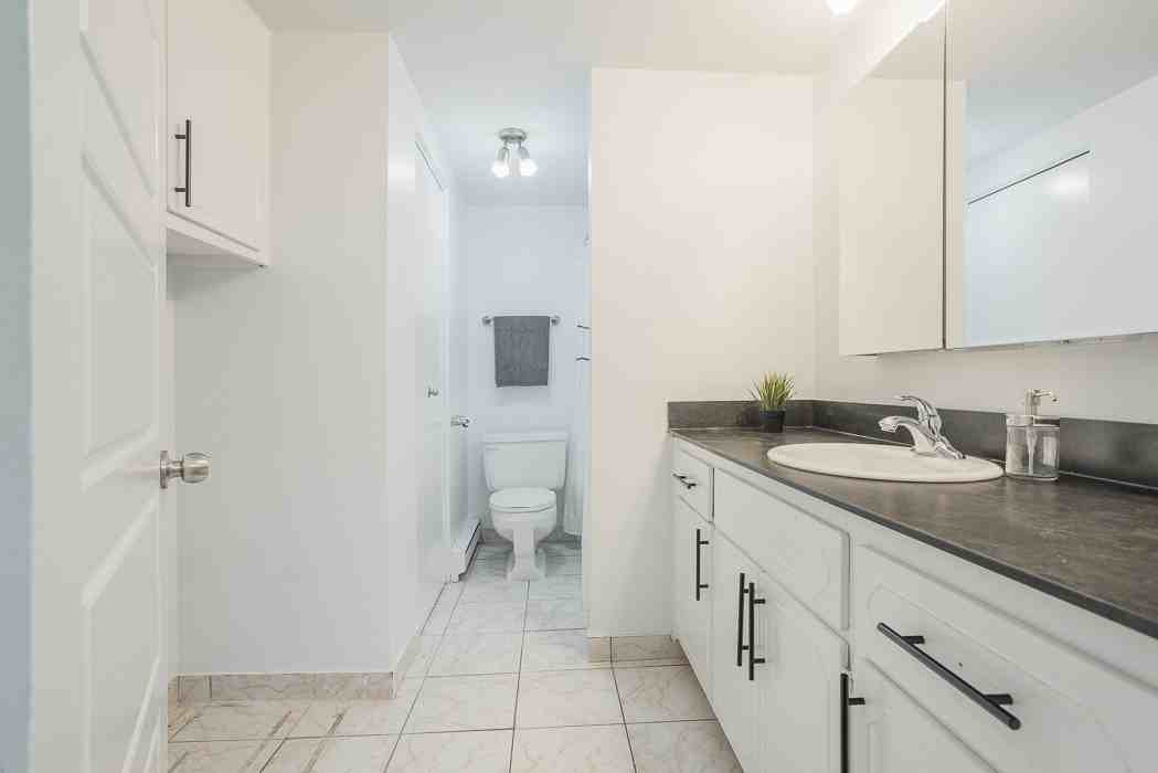 285 Rue Pineault - Photo 2 of 11