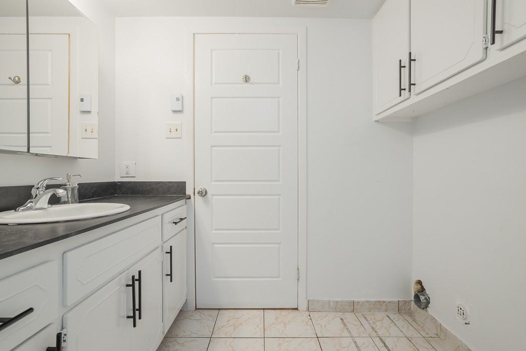 285 Rue Pineault - Photo 3 of 11