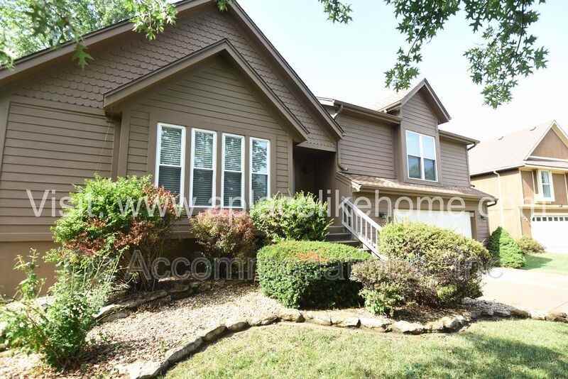 15325 Riley St - Photo 4 of 32