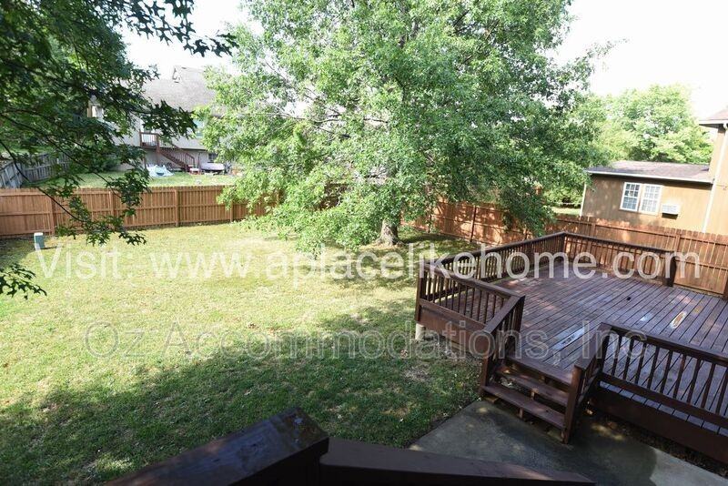 15325 Riley St - Photo 5 of 32