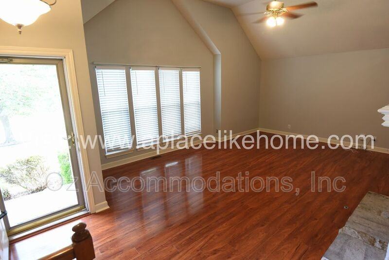 15325 Riley St - Photo 7 of 32