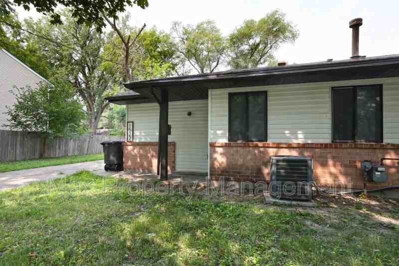 1522 E 16th St - Photo 2 of 39