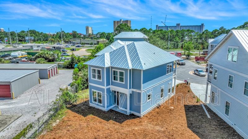 2703 Lagoon Manor Dr - Photo 2 of 9