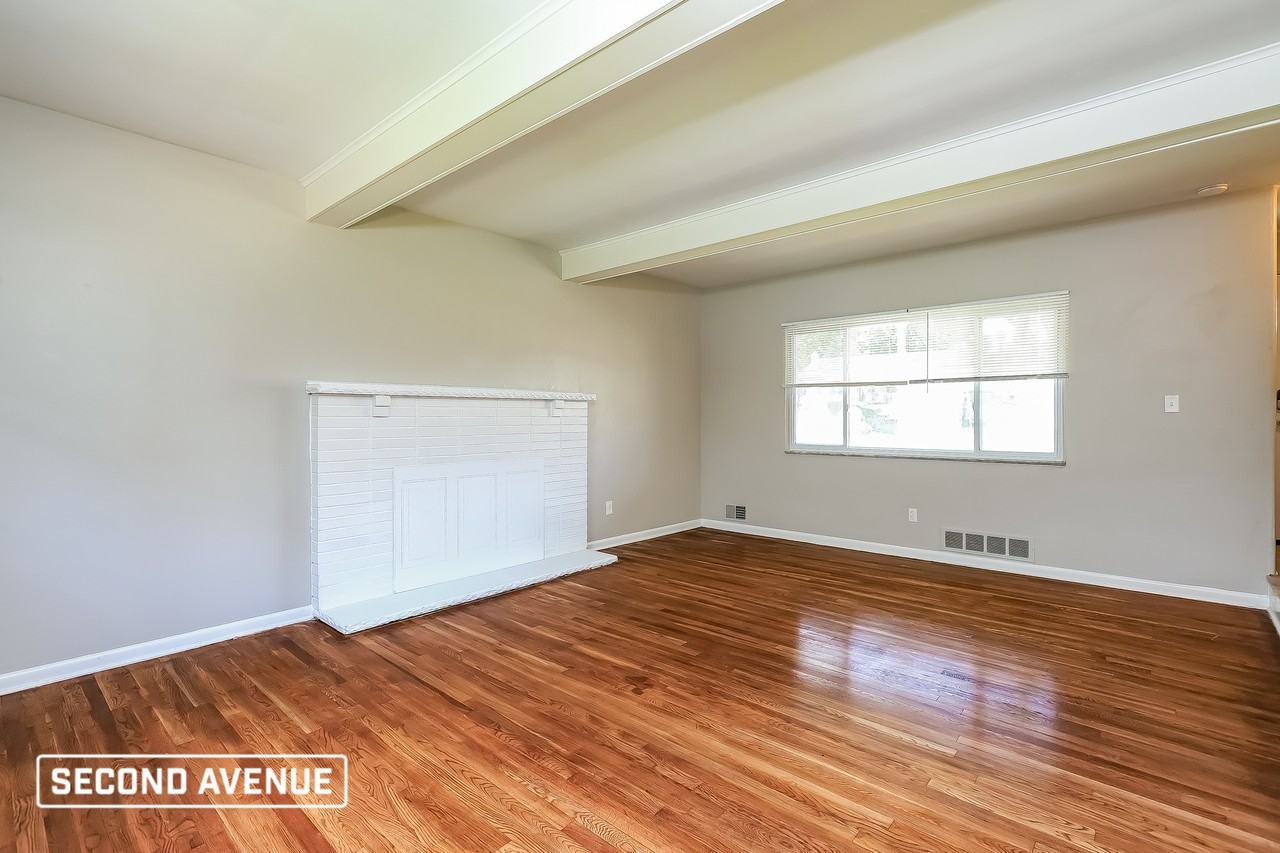288 Jerry Ln - Photo 2 of 13