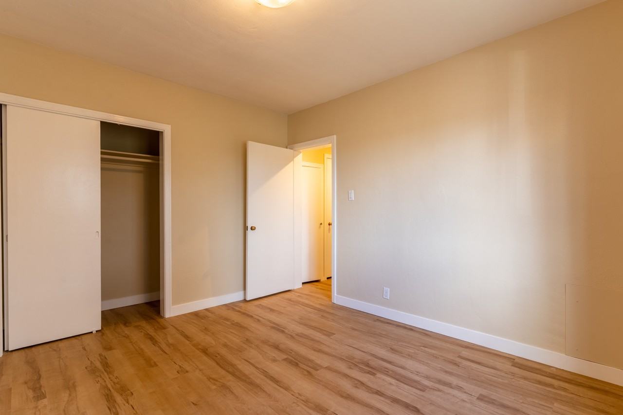 Cambridge Place Apartments 11615 113 Ave Nw, Edmonton, AB T5G 0J7