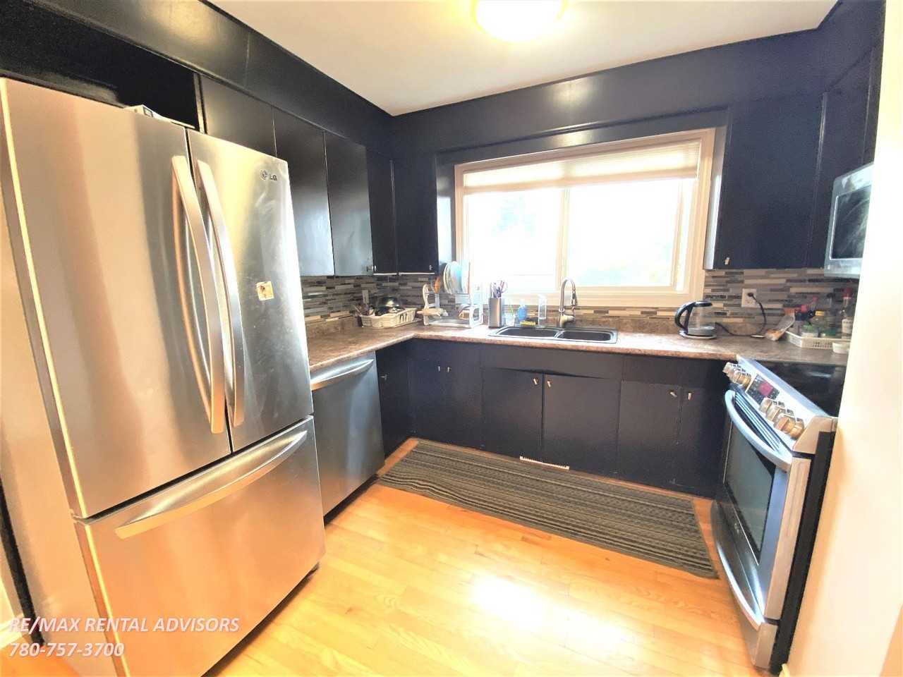 11755 44 Ave Nw - Photo 3 of 24