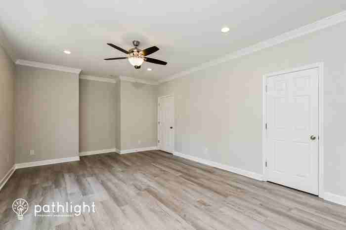 122 Kenneth Ct - Photo 3 of 17