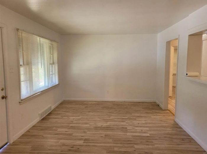 5542 Era Ave - Photo 2 of 12