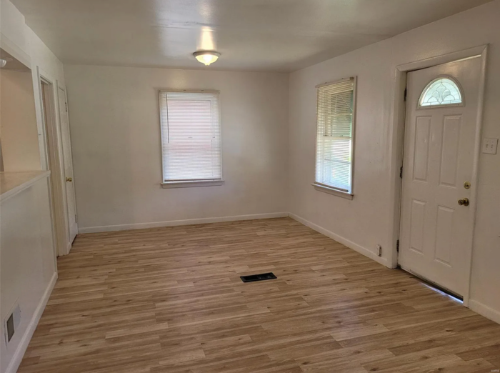 5542 Era Ave - Photo 3 of 12