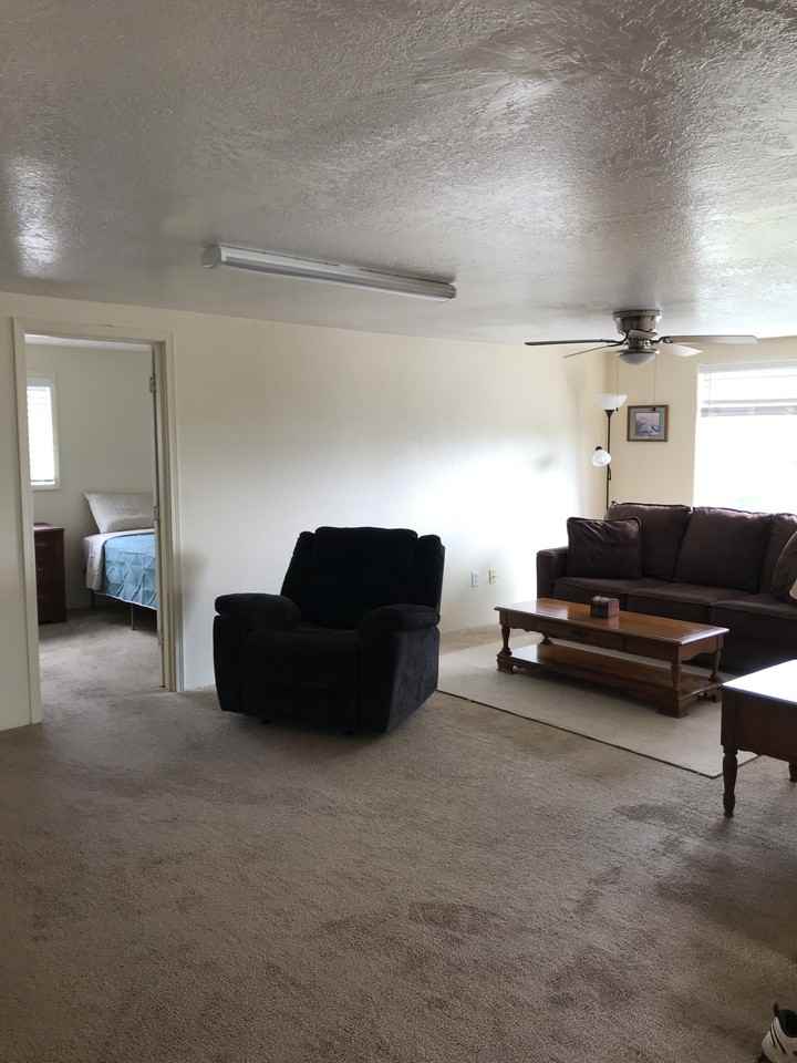 1211 Chetco Ave #B - Photo 2 of 9