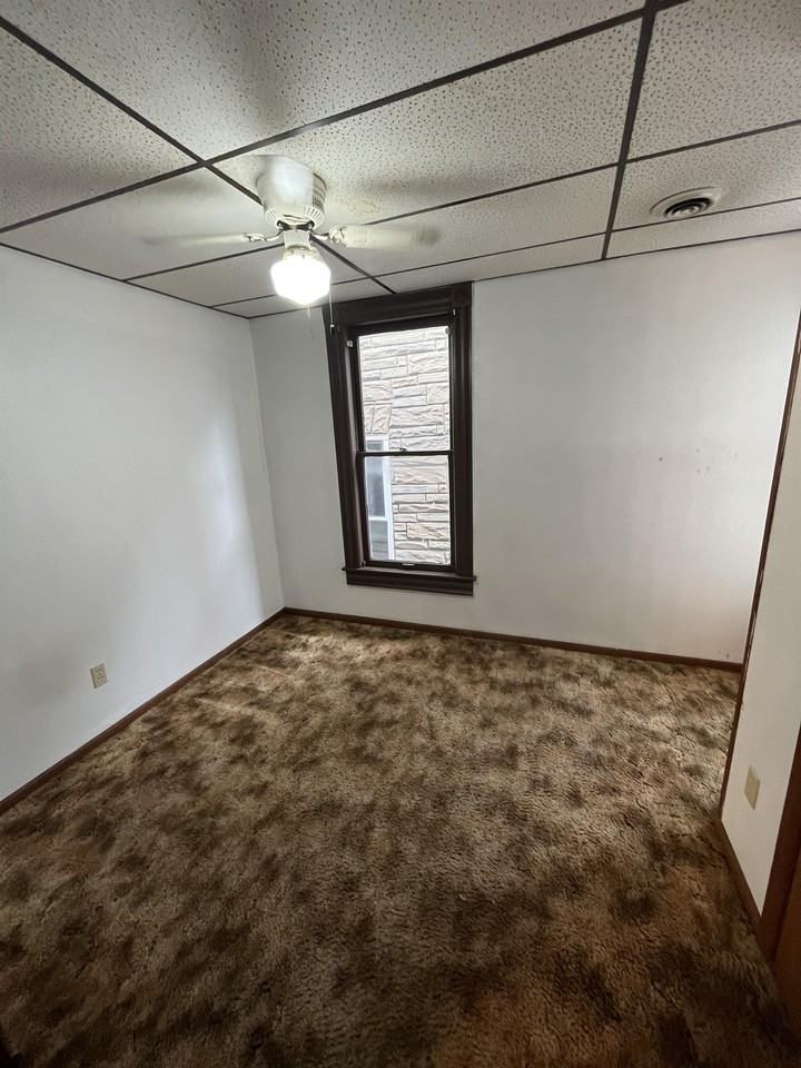 320 S 4th St #2UP - Photo 3 of 11