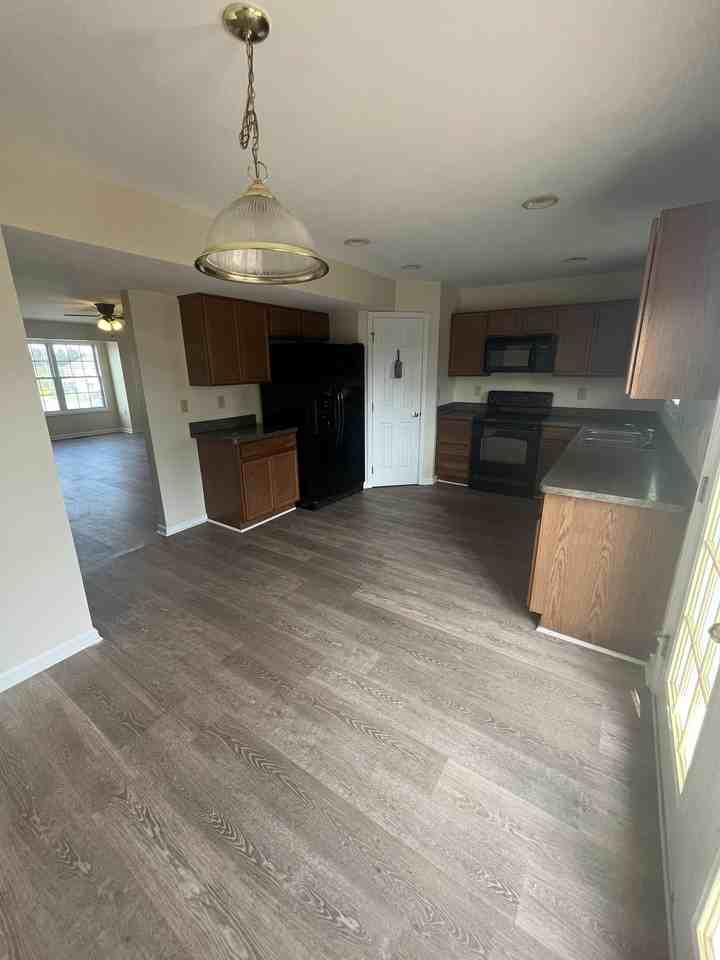 118 Myatt Ct - Photo 3 of 18