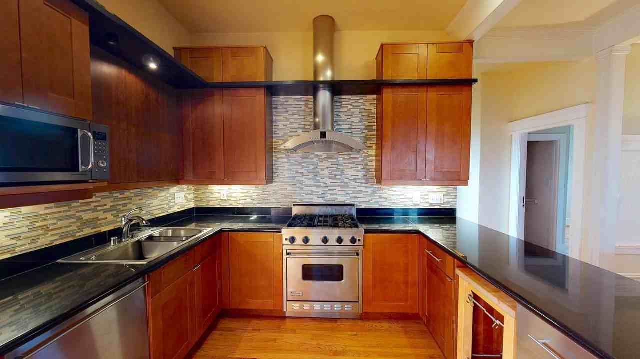 Stunning Cathedral Hill home by Lafayette Park - Photo 6 of 22