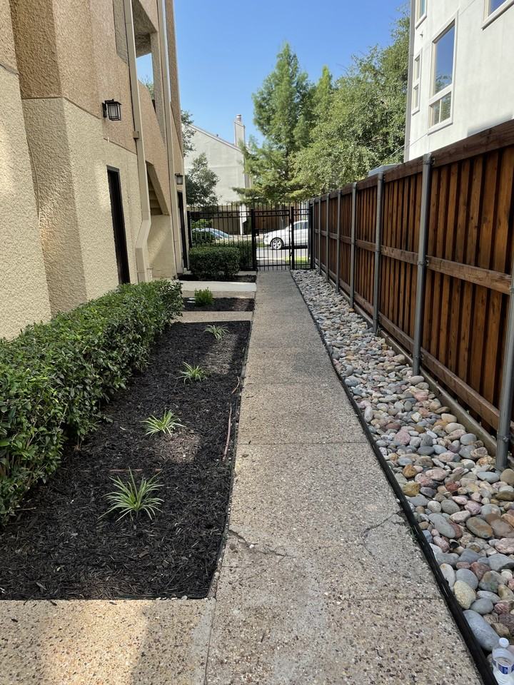 4004 Gilbert Avenue - Photo 3 of 15