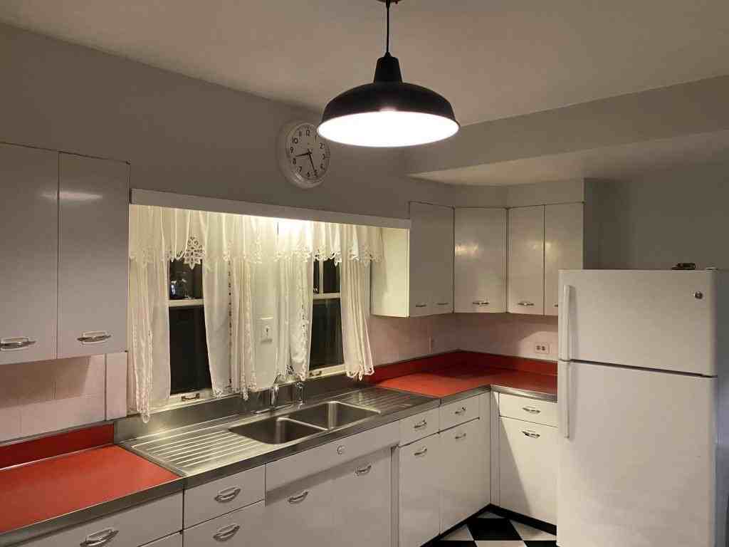 120 Waverly Pl - Photo 4 of 12