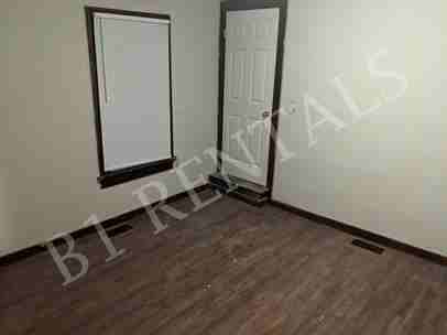 407 Bush St - Photo 2 of 7