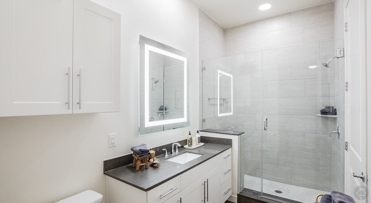 114 E Hutland Dr #2 - Photo 3 of 11