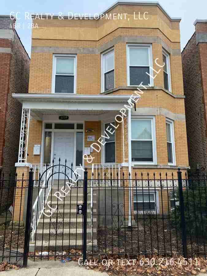 3739 W Shakespeare Ave #1