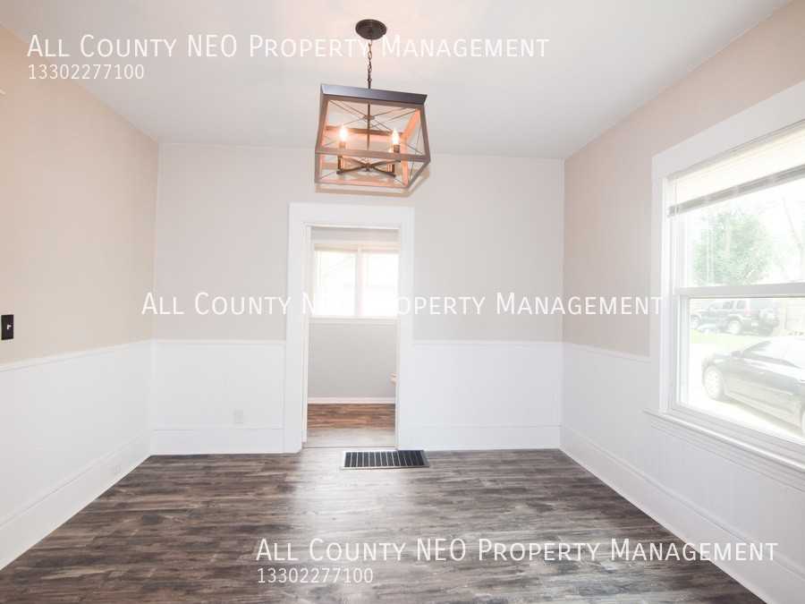 348 Sexton St - Photo 3 of 20