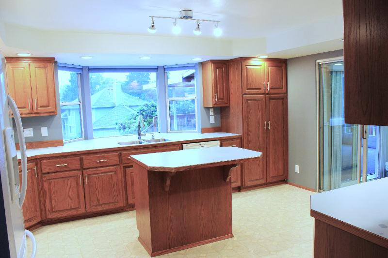 16905 Broadway Ave - Photo 2 of 18