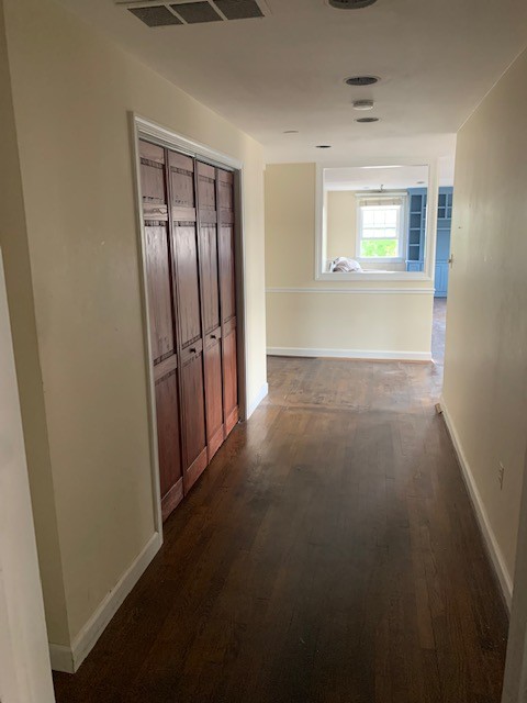 103 S Fairfax St - Photo 2 of 10