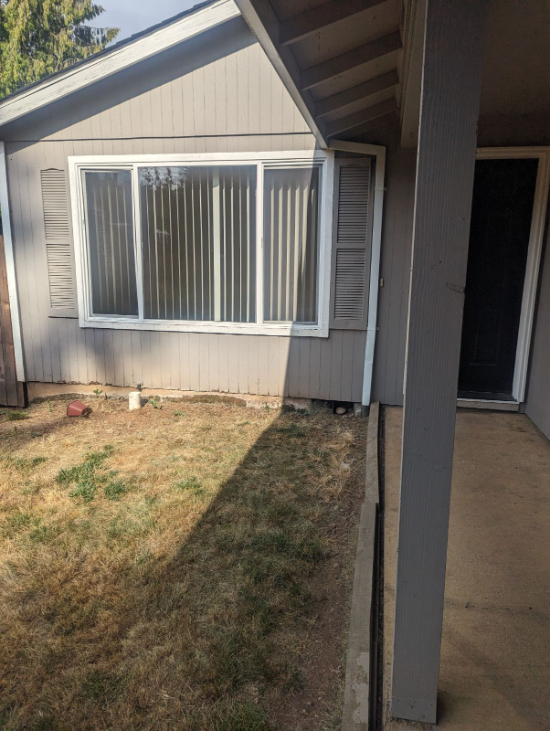 911 Leonard St - Photo 2 of 17