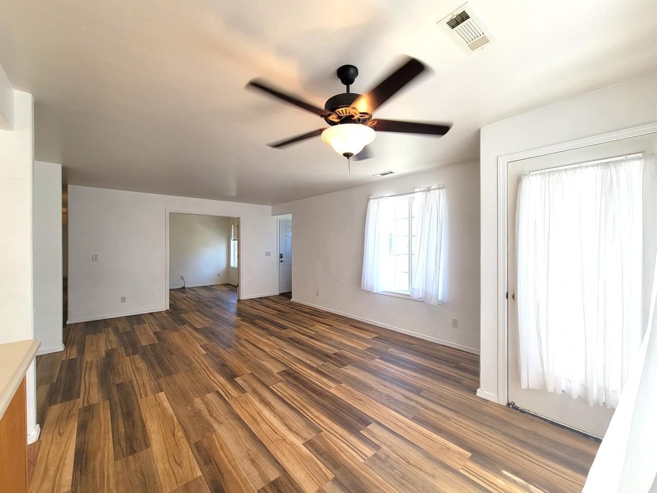 3026 W Villard St #F - Photo 3 of 26