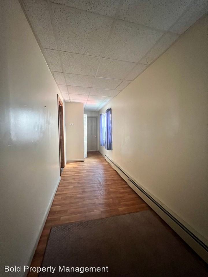 7673  Lancaster Ave - Photo 3 of 9