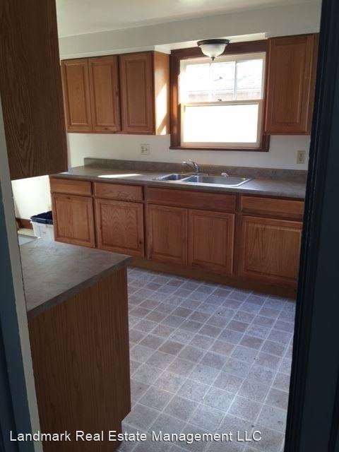 1101 23rd St - Photo 3 of 9