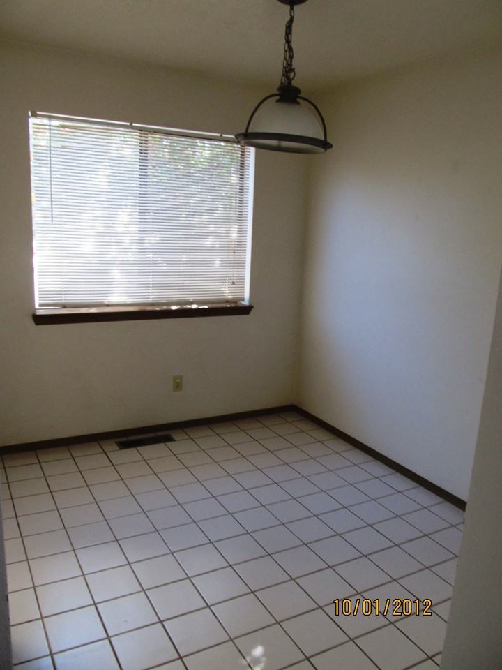 1236 Senda Ln - Photo 2 of 6