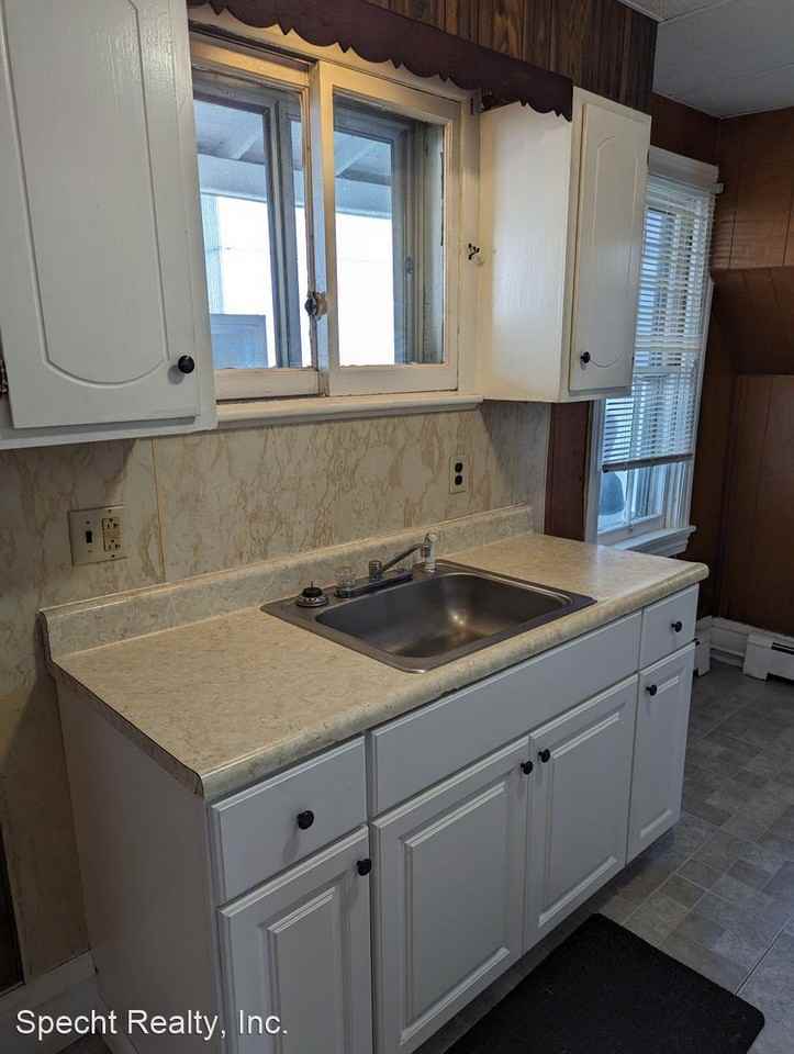 267 267 Walnut Street-Rear - Photo 2 of 10