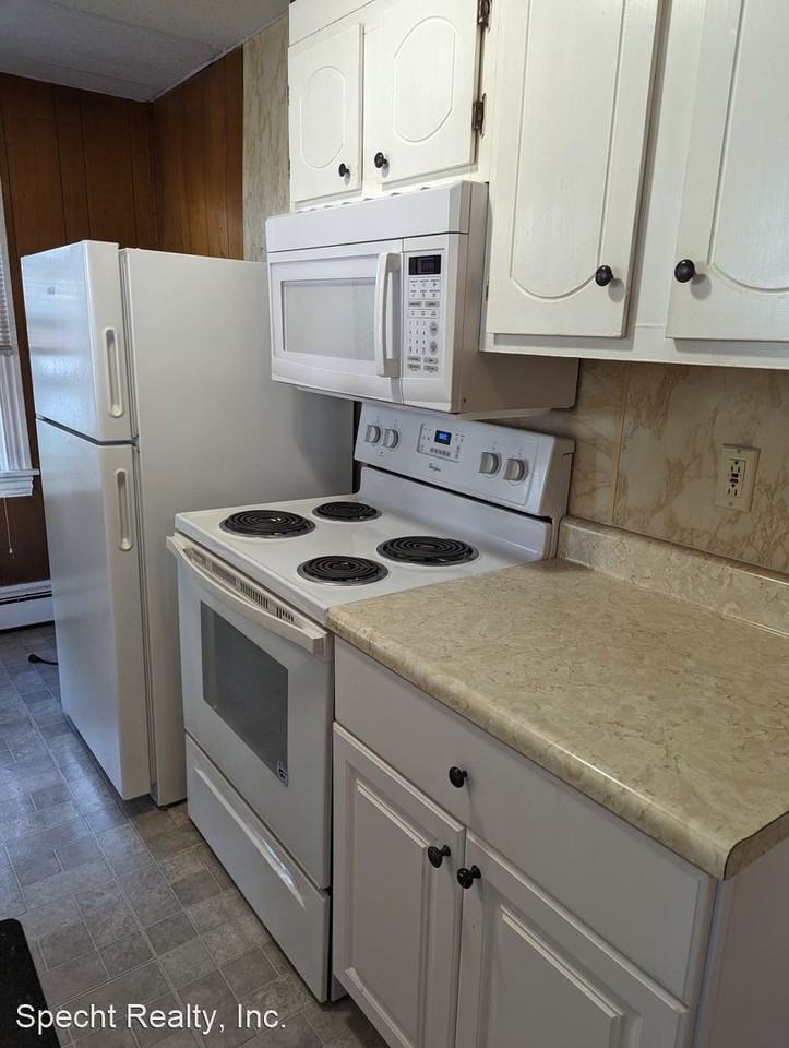 267 267 Walnut Street-Rear - Photo 3 of 10