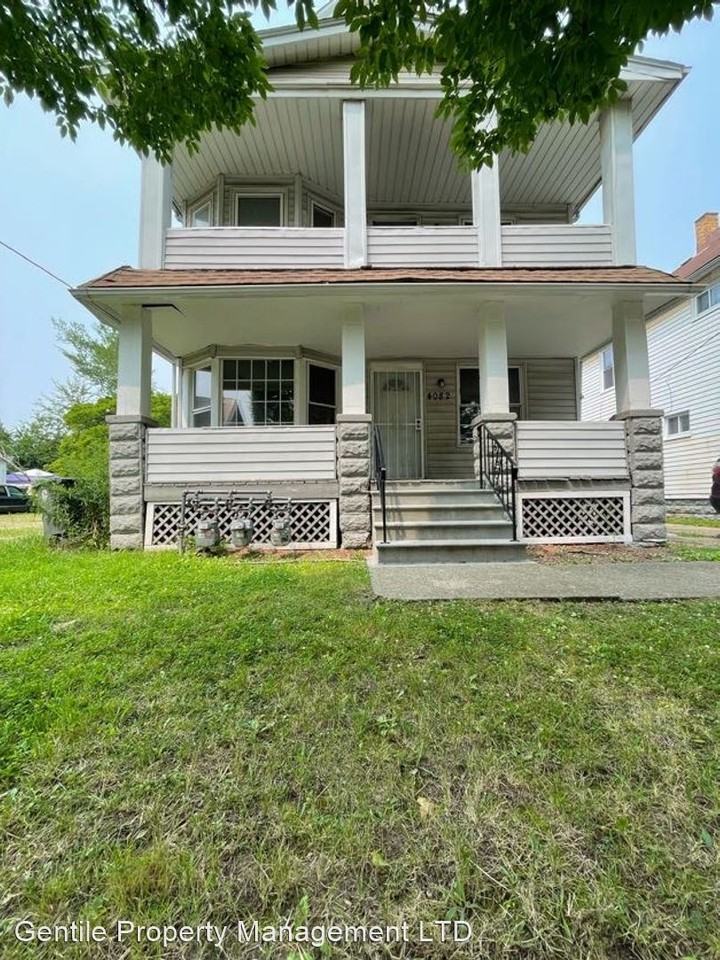 4082 E 67th St - Photo 2 of 31