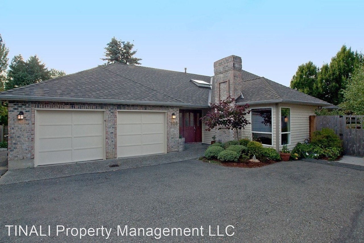 226 18th Ave - Photo 2 of 24