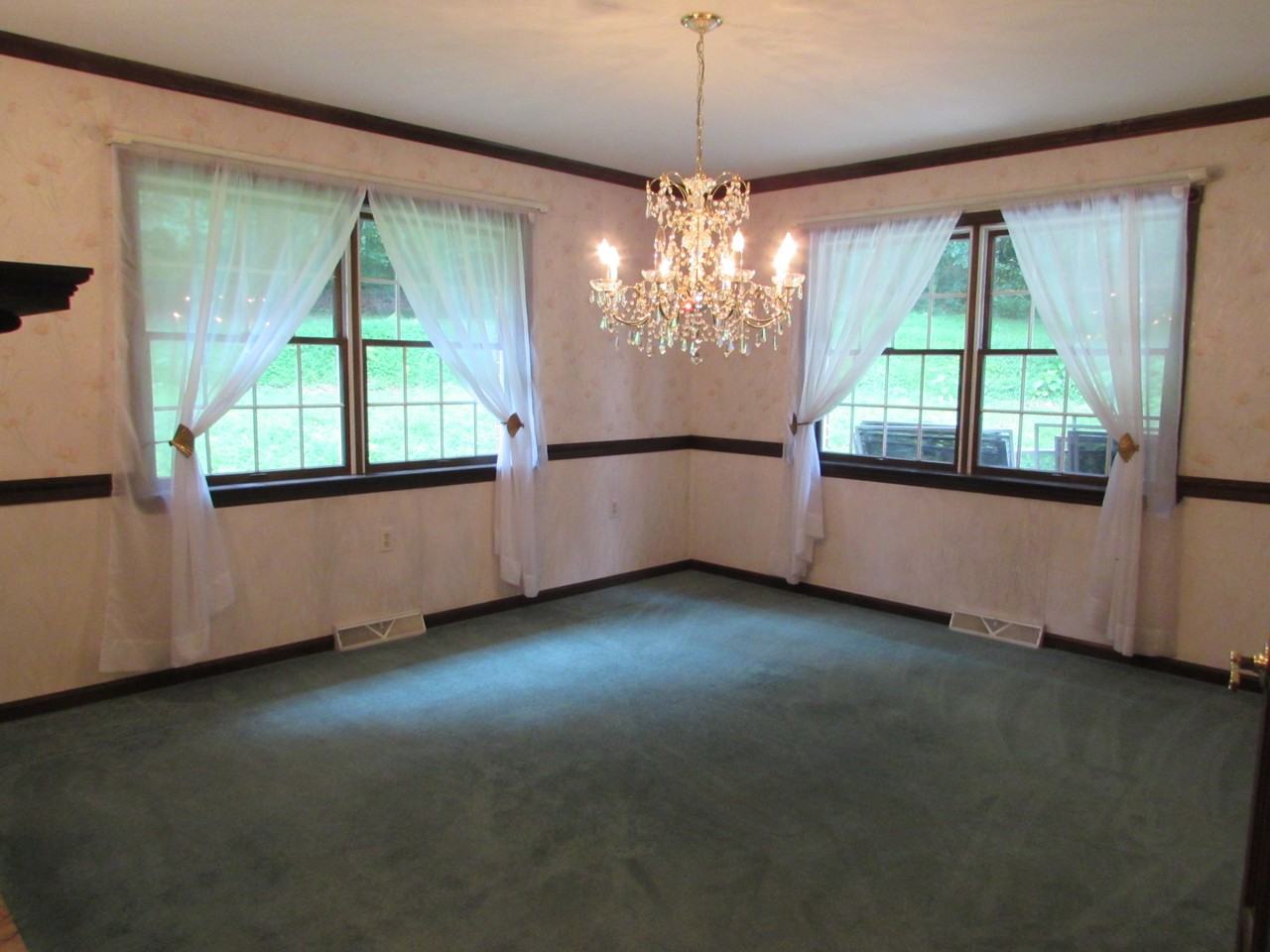 252 S Kinzer Rd - Photo 3 of 14